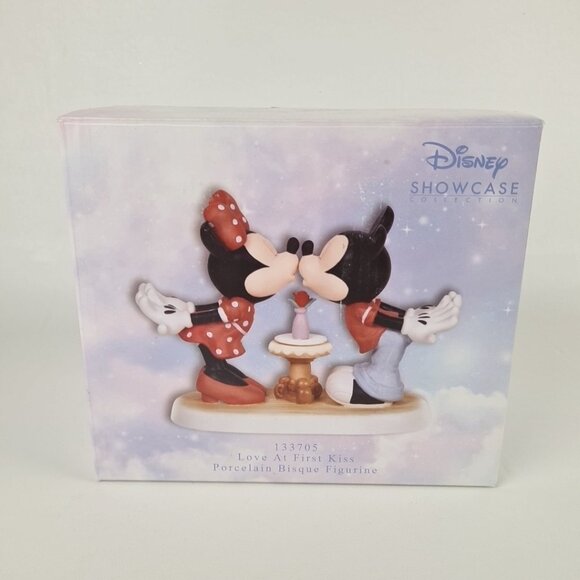 Precious Moment Disney Mickey Minnie Figurine Love At First Kiss 133705 - Picture 1 of 9